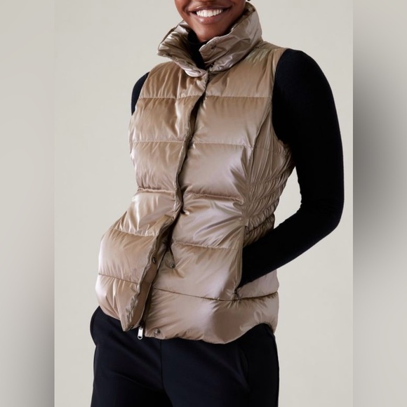 Athleta Downtown Puffer Vest in Metallic Bronze/Brown, Small